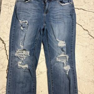 Judy Blue Distressed Boyfriend Jeans in Blue